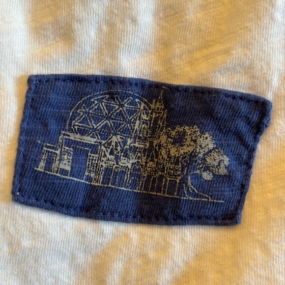 Walt Disney World 2018 Embroidered Raglan Blue and White T-Shirt size Small - Picture 6 of 17